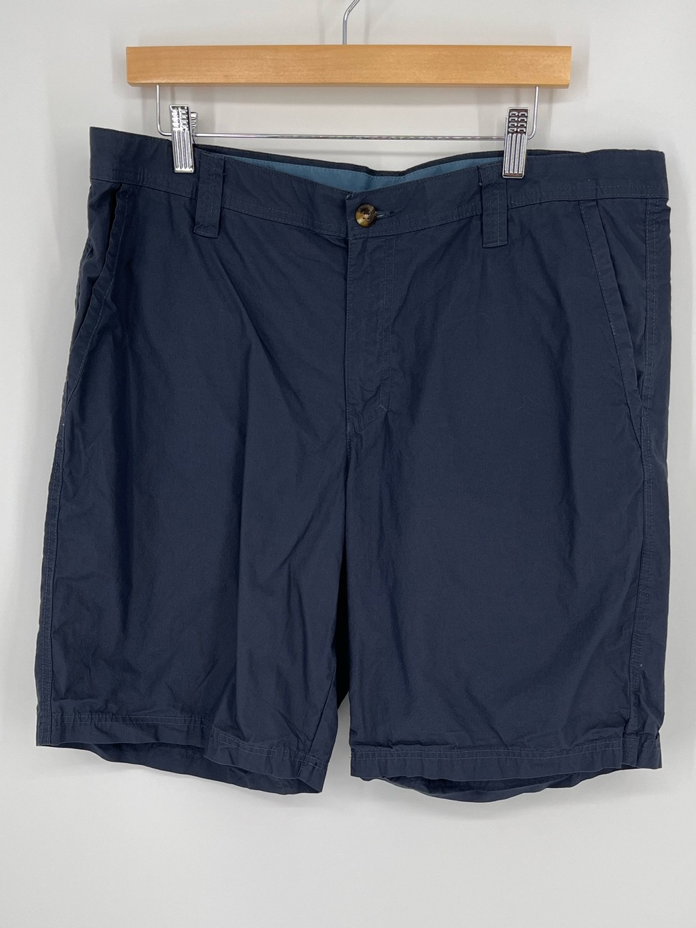 Columbia 100% Cotton Hiking Shorts Men's Size 38 in Navy Blue - EUC!